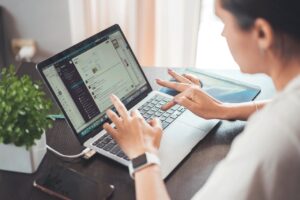 マーケティングの効果を口コミで確認する方法は？